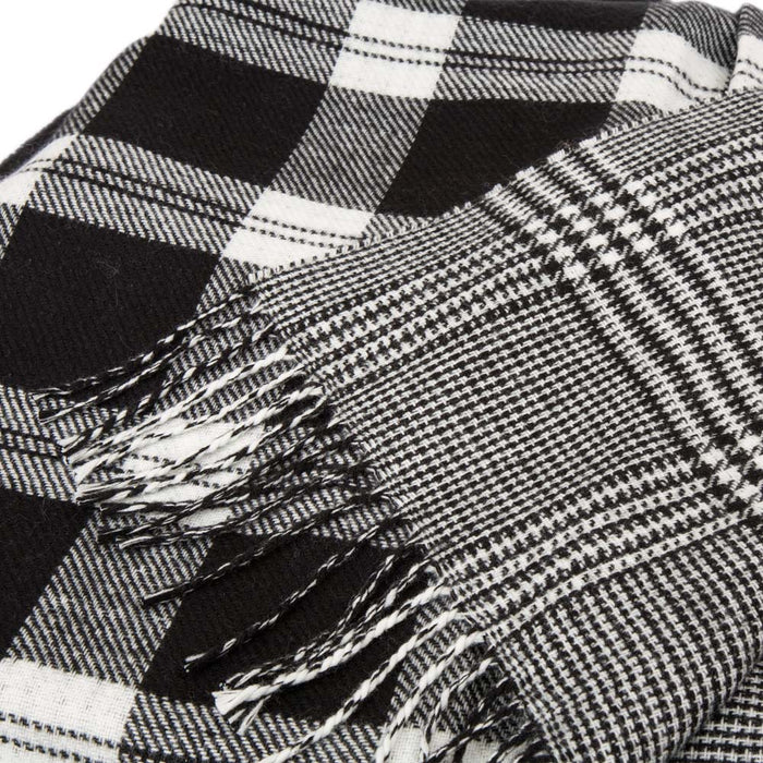 60"L*50"W Acrylic Reversible Black/White Plaid Woven Throw 530g