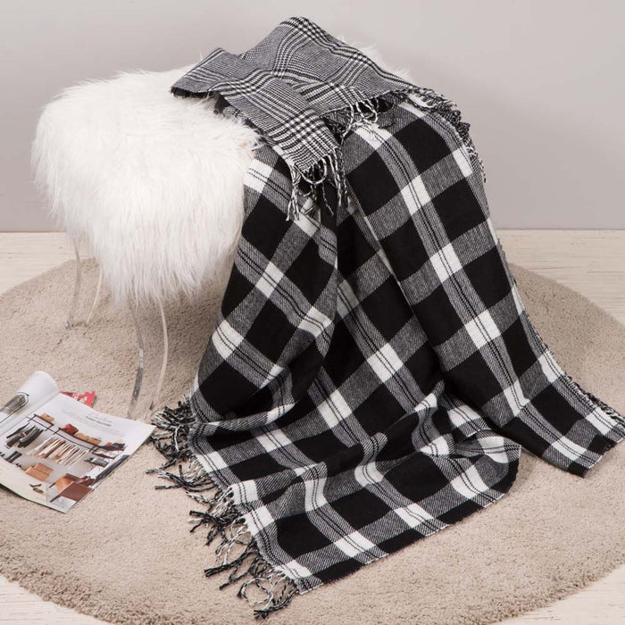 60"L*50"W Acrylic Reversible Black/White Plaid Woven Throw 530g
