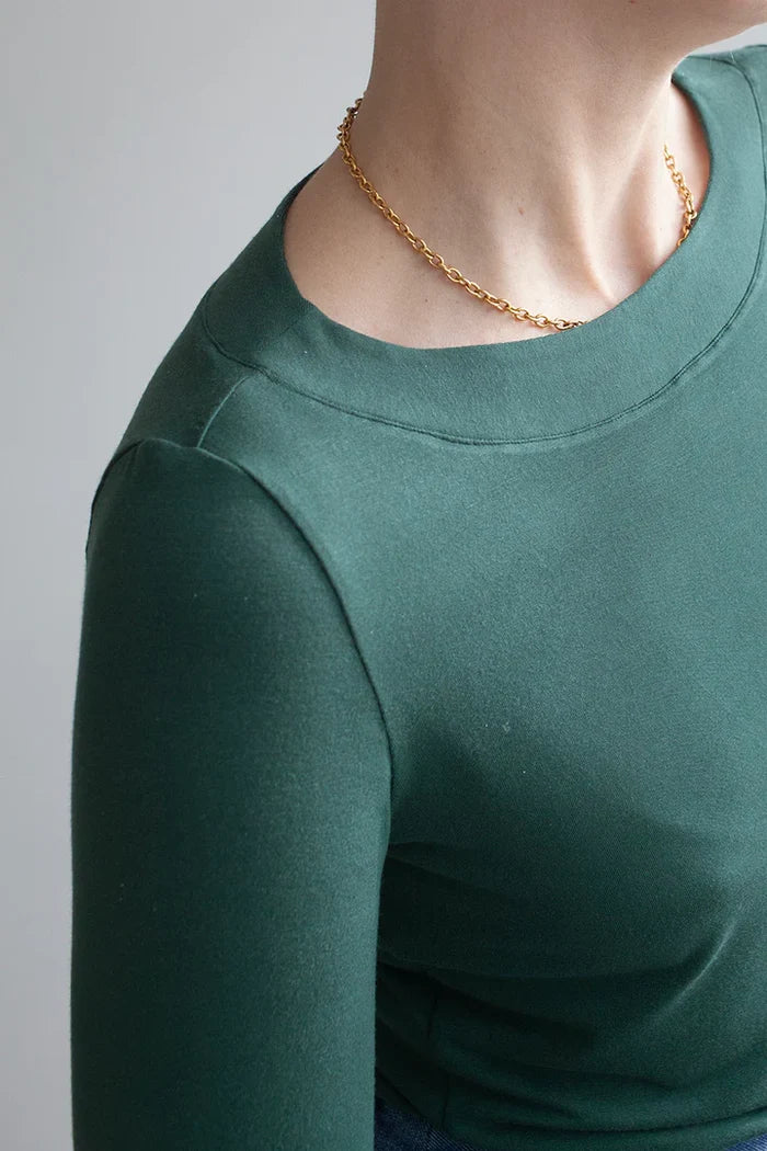 Versatile Boatneck Top sewing pattern, ideal for beginners, suitable for stretchy jersey fabrics, and perfect for year-round fashion.