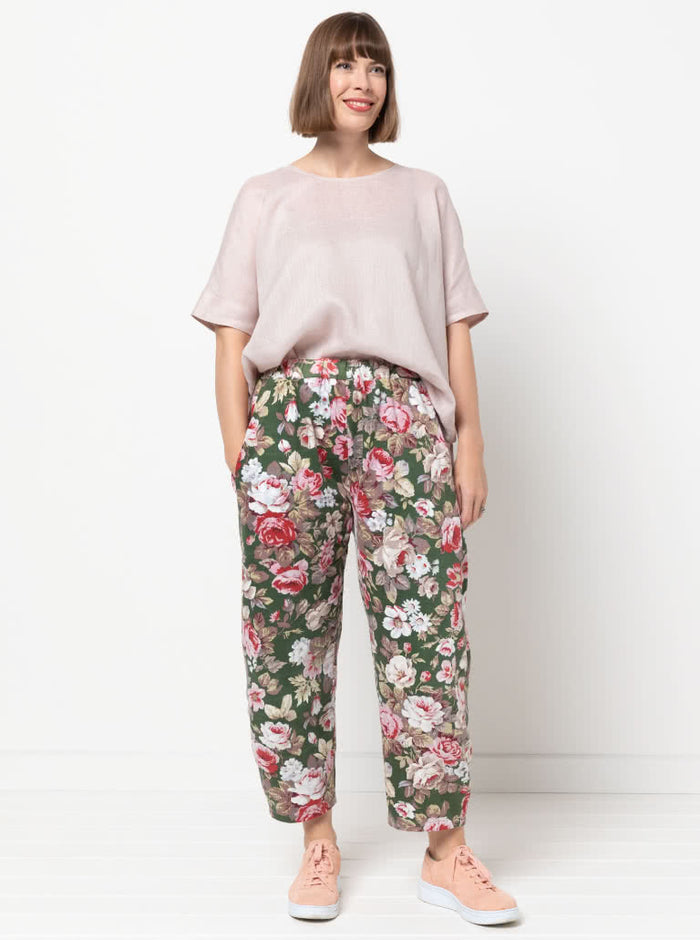 Front view of Bob Woven Pant Sewing Pattern – Balloon-shaped pants with elastic waistband and inseam pockets.