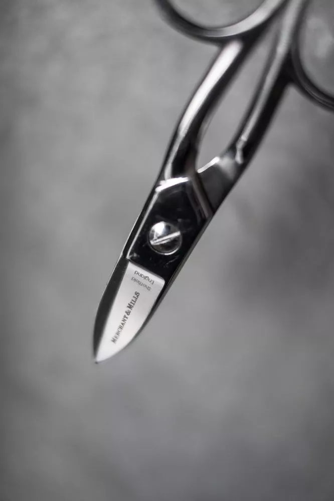 Merchant & Mills Buttonhole Scissors with short blades for precise, neat buttonholes