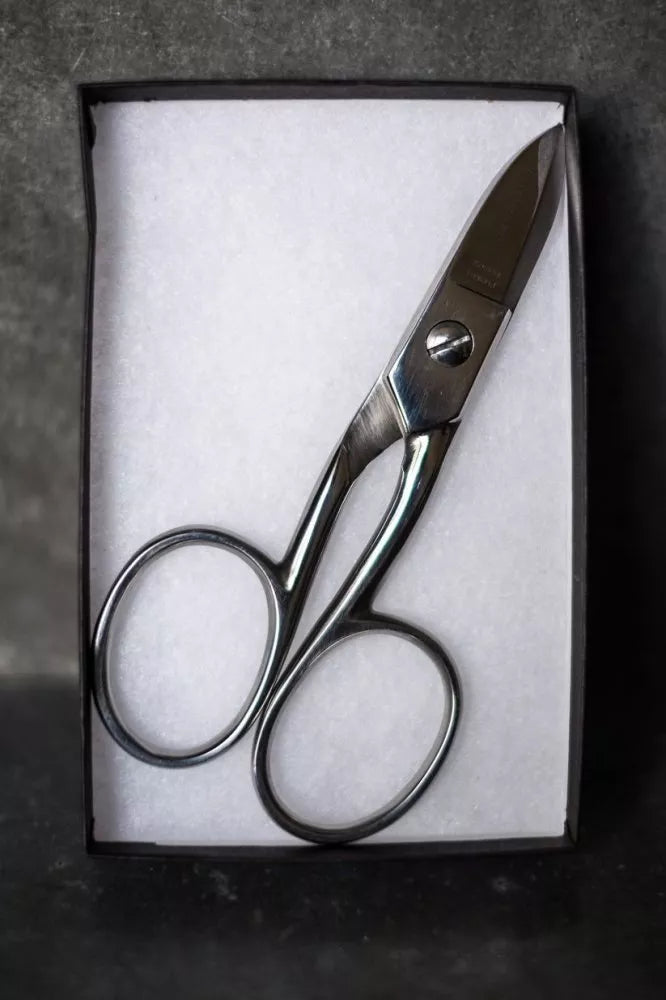 Merchant & Mills Buttonhole Scissors with short blades for precise, neat buttonholes