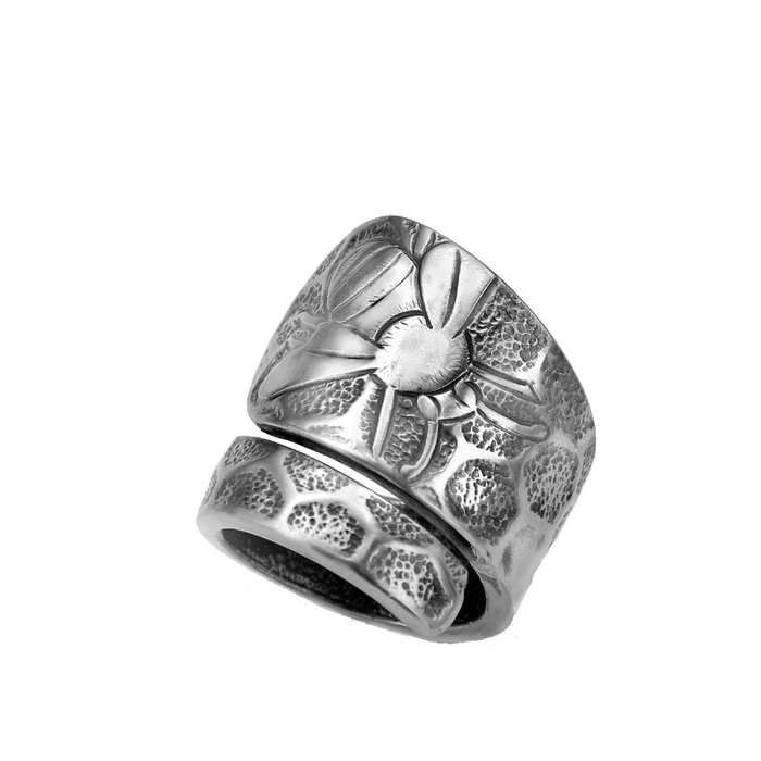 Honey Bee Ring Size 6