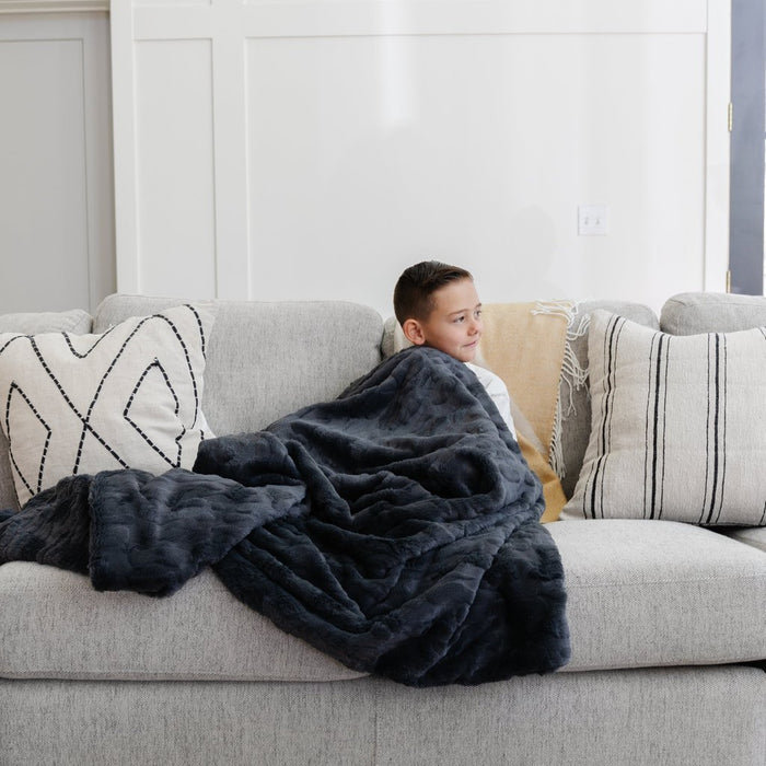 Lush Throw by Saranoni