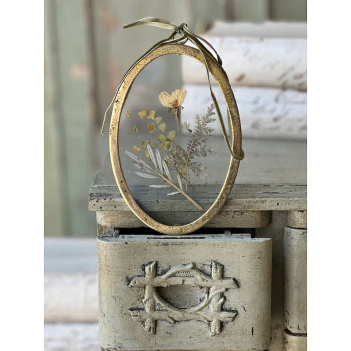 Pressed Cream Meadow Flower Oval Ornament - Primitive Star Quilt Shop