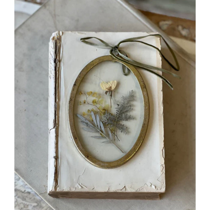 Pressed Cream Meadow Flower Oval Ornament - Primitive Star Quilt Shop